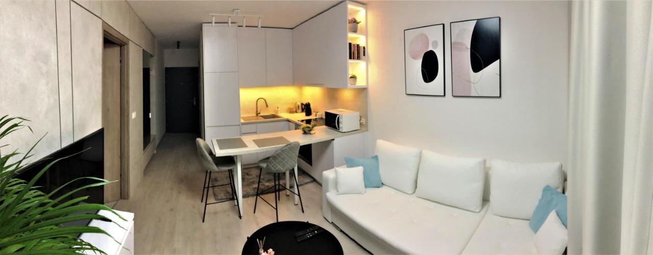 Top Urban Apartment - Free Parking, Green Energy, Modern Style Bratislava Exterior foto