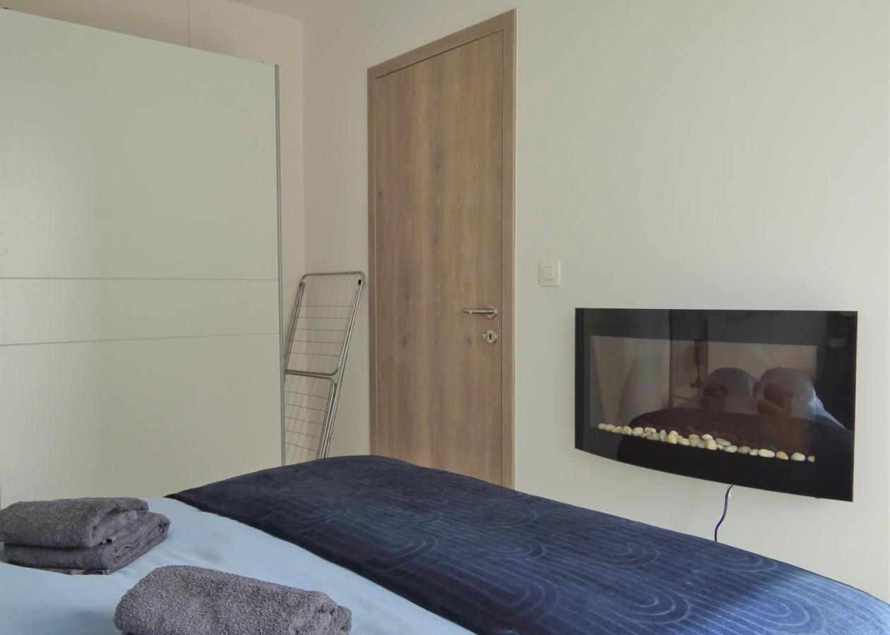 Top Urban Apartment - Free Parking, Green Energy, Modern Style Bratislava Exterior foto