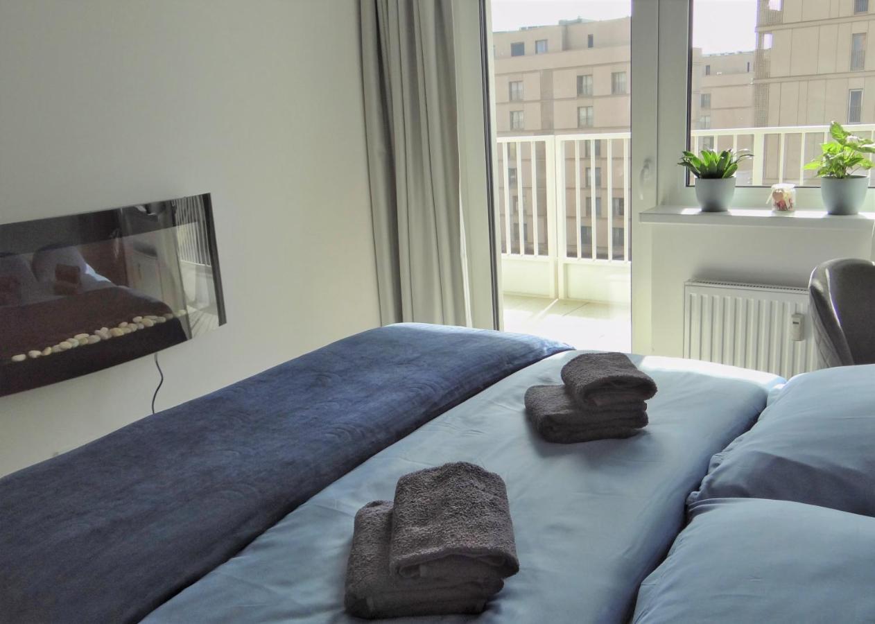 Top Urban Apartment - Free Parking, Green Energy, Modern Style Bratislava Exterior foto