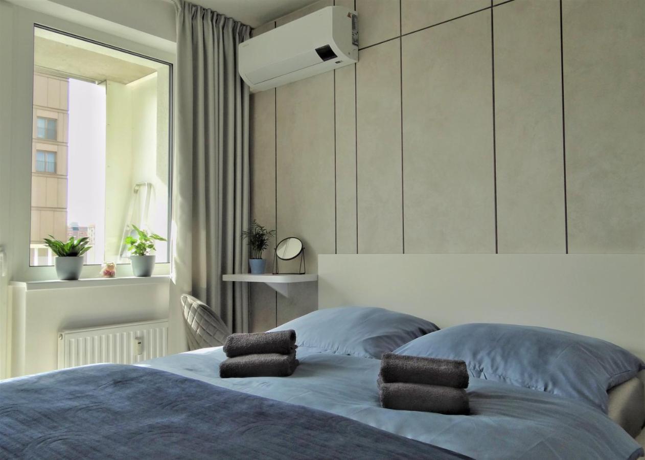 Top Urban Apartment - Free Parking, Green Energy, Modern Style Bratislava Exterior foto