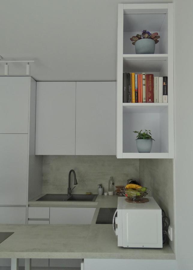 Top Urban Apartment - Free Parking, Green Energy, Modern Style Bratislava Exterior foto