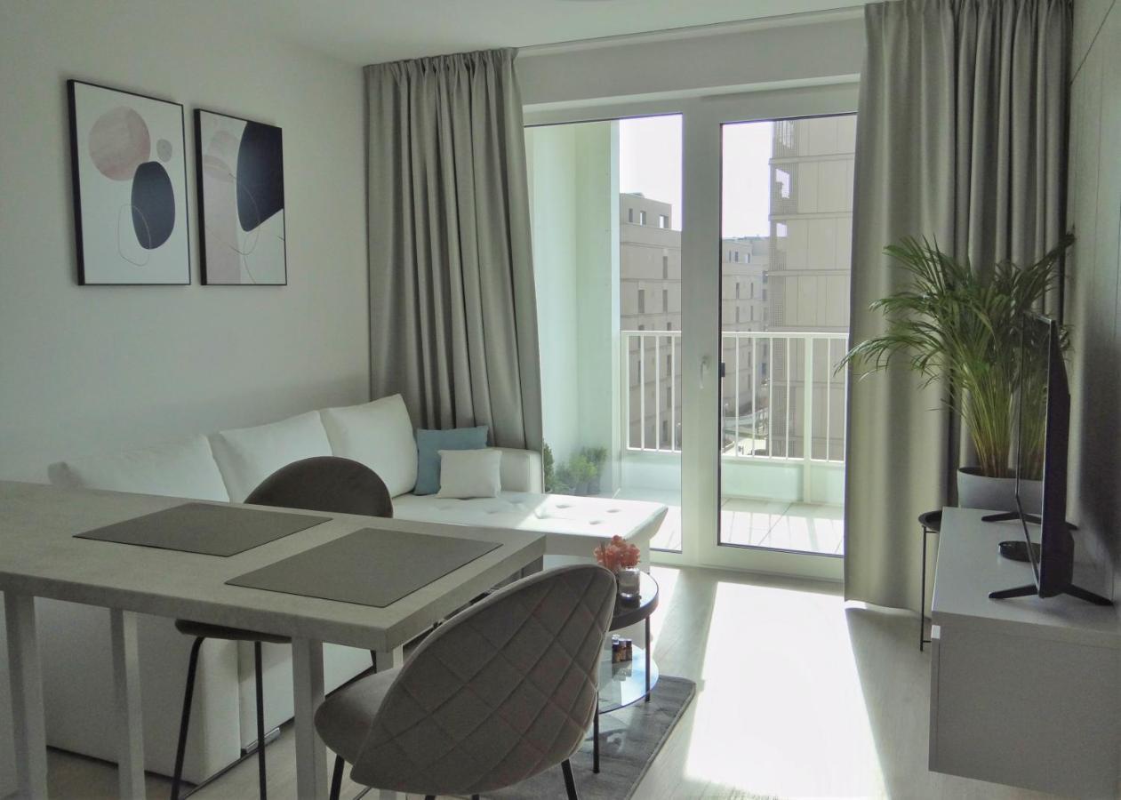 Top Urban Apartment - Free Parking, Green Energy, Modern Style Bratislava Exterior foto
